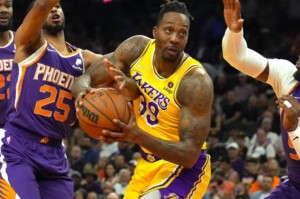  太阳队十二连胜创队史新纪录  