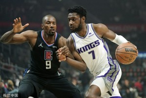  福克斯全能表现砍三双，国王客场击败开拓者止颓势  