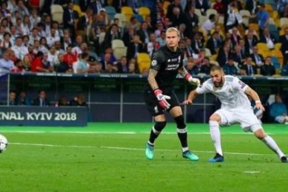  科隆门将超神扑救零封拜仁攻击群  