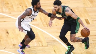  蓝月军团发威！曼城四球横扫埃弗顿巩固榜首位置  