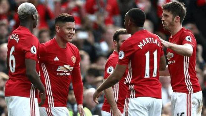  曼城欧冠英超双线作战，瓜帅轮换策略藏深意  